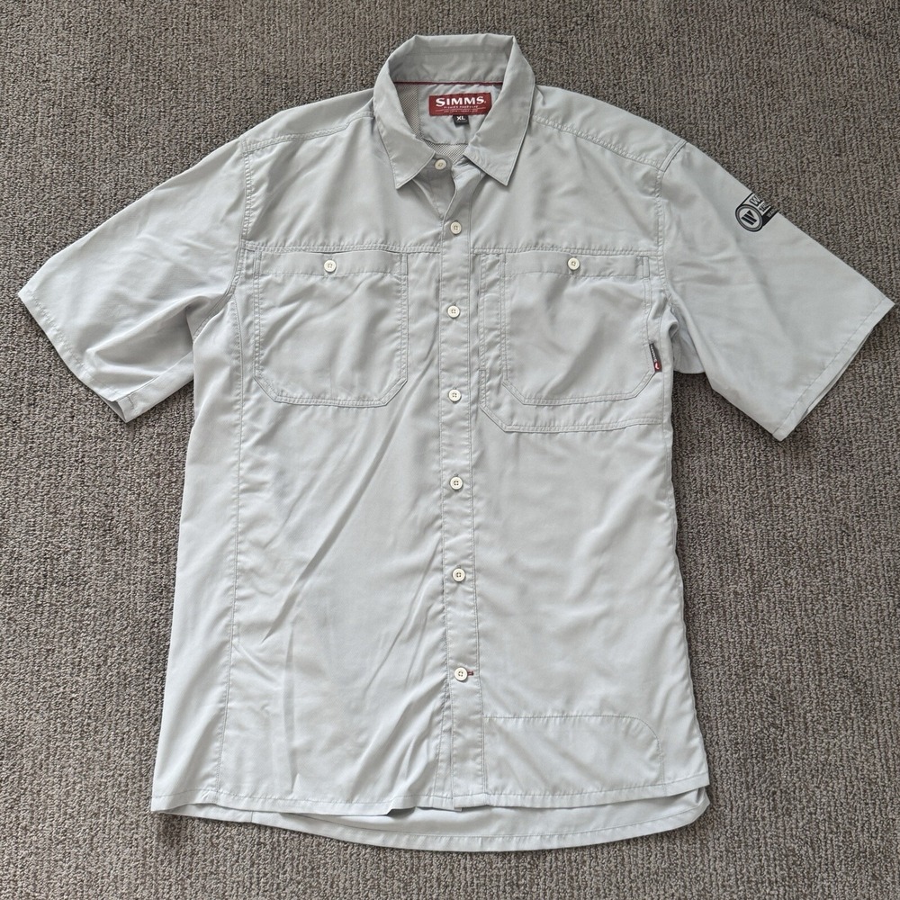 Simms Vented Fishing Button Up Shirt Short Sleeve Mens XL Light Grey Logo